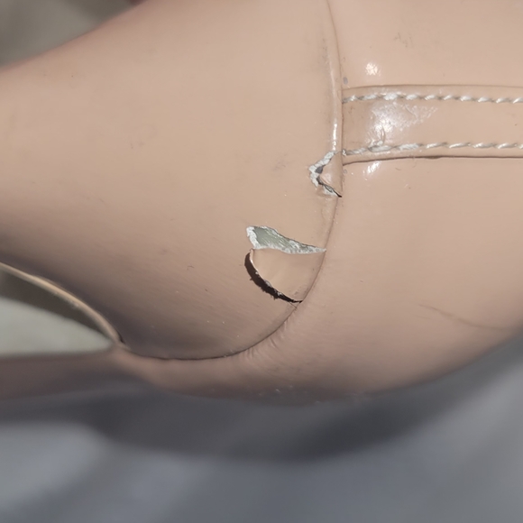 Elegant Peep-Toe Heels in Beige - Picture 4 of 4